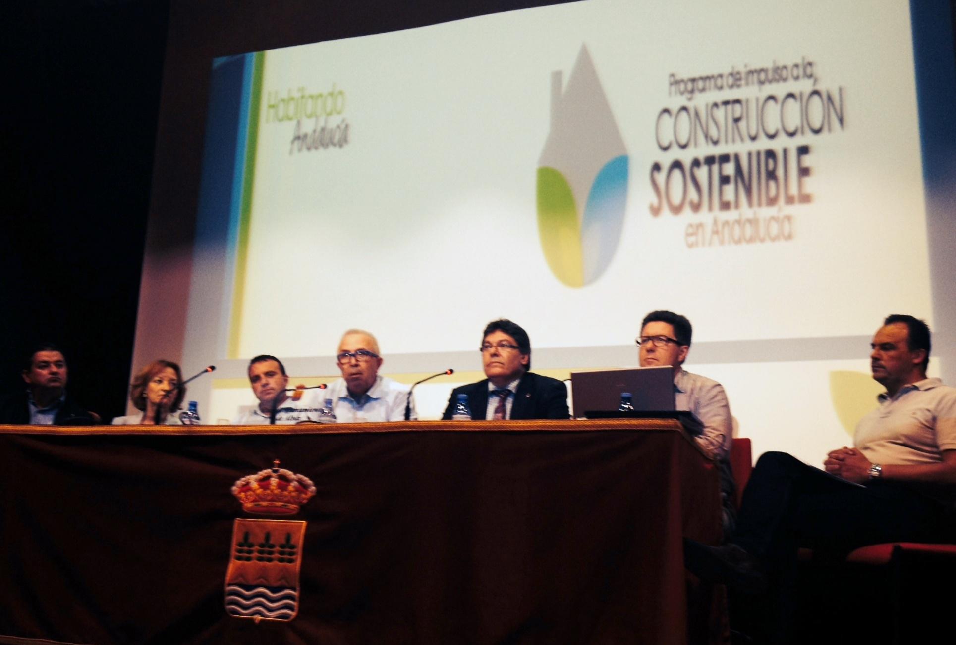 El Consejero de Innovación, Ciencia y Empleo informa en Albox sobre el