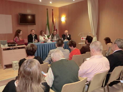 El Centro de Participación Activa Almería II acoge las I Jornadas de Cruz Roja y el Consejo Provincial de Mayores