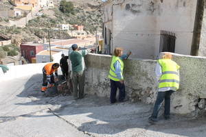Obras de mejora de espacios urbanos en Ossetia de Norte y Salto del Agua