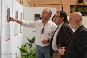 La Universidad acoge hasta la semana próxima una exposición sobre suelos y biodiversidad