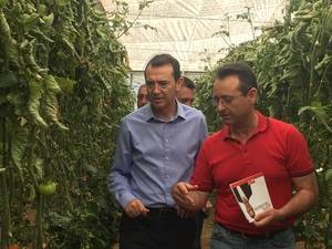 Pérez Navas promete una "oficina única" para los agricultures de Almería y la ubicaría en La Cañada