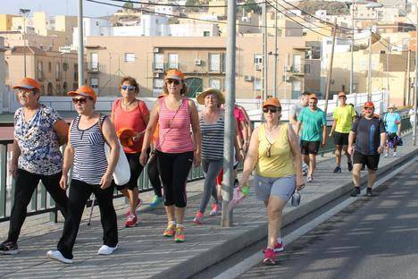 Comienzan las actividades deportivas del verano con la primera marcha saludable