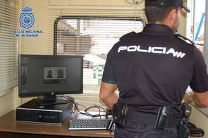 La OPE permite la detención en el puerto de Almería de 60 personas que eran buscadas por delitos