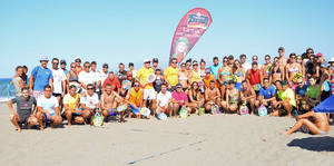 El Tenis Playa suma jugadores y conquista a niños y adultos en Cabo de Gata