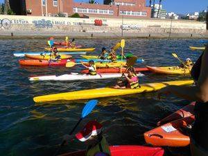 Los palistas también celebran la Feria de Almería en la XXIV Regata de Piragüismo