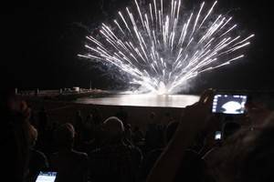 Espectacular pirotecnia para poner el broche a la #FeriadeAlmeria
