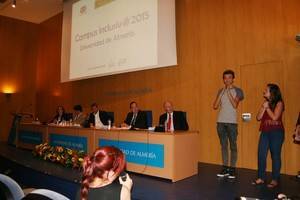 La UAL fomenta la inclusión social y educativa de los estudiantes con diversidad funcional