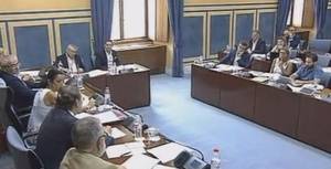 El consejero de Justicia reconoce ahora que no entiende una propuesta antidesahucios que aprobó el propio PSOE en época preelectoral