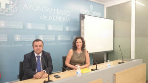 El Ayuntamiento de Almería pone en marcha una campaña dirigida a escolares para fomentar el uso del bus urbano