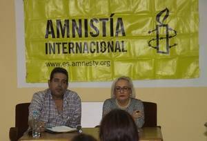 Francisca Medrán presenta en Almería “La vivienda en España, un derecho hipotecado”
