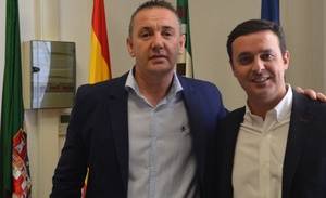 Diputación y Carboneras se reúnen para estudiar la gestión turística del municipio