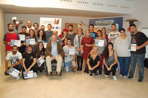 Pilar Ortega entrega los diplomas del Taller de Dirección de Fotografía en el marco del proyecto Plano Inclusivo