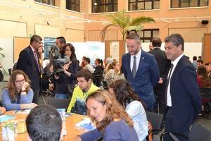 Científicos de la UAL ‘toman café’ con más de 80 estudiantes para hablar de Ciencia