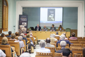 El IEA presenta el libro 'Almería en Historia de Mar y Barcos' de José Antonio Llebrés Motos