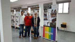 Colega inaugura la exposición “Derechos LGBT en el Mundo” en el municipio Níjar