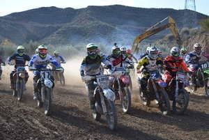 Setenta pilotos disputan en Gádor el Campeonato Provincial de Motocross