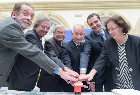 CORREOS presenta el sello del Milenio del Reino de Almería