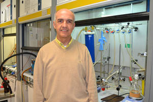 La UAL busca nuevos antibióticos a partir del estudio de 4.000 especies de microalgas marinas