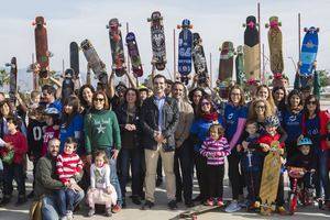 Los almerienses con autismo surfean el asfalto con la Asociación Dárata y el PMD