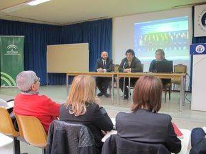 Personal del SAE de Almería se forma en igualdad contra la violencia de género con el IAM