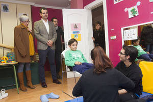 El alcalde elogia la labor de la asociación ANDA por la integración de los niños con discapacidad