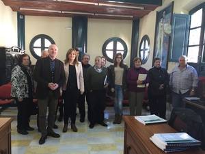 La Junta entrega a casi una treintena de familias de Níjar y Lubrín subvenciones por valor de 232.600 euros