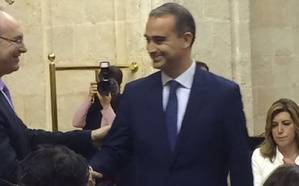 Amós García toma posesión como parlamentario