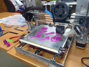 Guadalinfo Sorbas enseña a los jóvenes a diseñar e imprimir con impresoras 3D