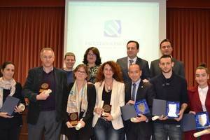 Premio a los mejores expedientes de la Facultad de Psicología de la UAL y a los profesores con más de 25 años de docencia