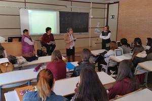 La Facultad de Humanidades de la UAL organiza un taller para recoger la historia del feminismo en Almería