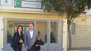La consejera de Educación no sabe cuando podrá dotarse de medios el áula de FP Básica de Fabricación y Montaje del IES El Alquián