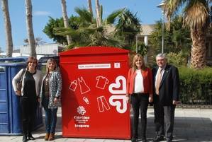Níjar cuenta con siete contenedores de ropa, calzado y complementos para ayudar a los más desfavorecidos