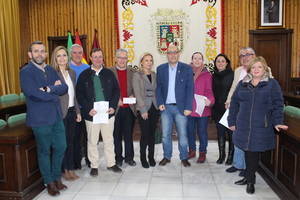 El Alcalde de Huércal Overa entrega las ayudas a las Hermandades y Cofradías del municipio