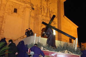 “El Nazareno” recorre su camino de penitencia por las calles de Gádor