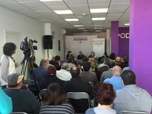 Podemos presenta en Almería la Ley 25 para afrontar los problemas sociales que padece España