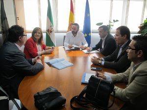 Junta, Ayuntamiento de Níjar y Endesa acuerdan actuaciones para mejorar el suministro eléctrico