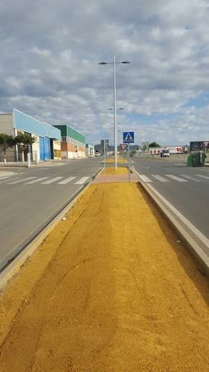Finalizan las obras de acondicionamiento de las glorietas y medianas del Camino del Calvo en Campohermoso