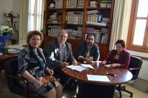 Unión Romaní de Almería presenta al alcalde de Vícar sus líneas de actuación