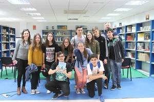 Alumnos del IES Mar Serena de Pulpí realizan un encuentro con componentes del Club de Lectura Juvenil de Purchena