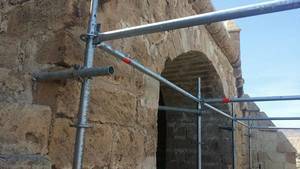 La música taladra la Alcazaba