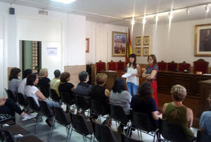 Diputación enseña a 18 mujeres de Vélez-Rubio técnicas básicas de pintura artística