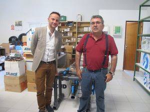 El delegado de Economía visita la empresa pulpileña Riegos Cáceres Belmonte