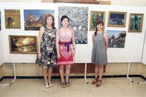 La artista Eleonora Bulgakova expone paisajes, marinas y retratos en el Faro de Roquetas de Mar