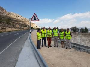 La Junta finaliza la plataforma peatonal en la A-317 que incrementará la seguridad de acceso al camping de Vélez Rubio