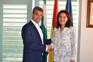 El rector de la UAL recibe a la nueva presidenta del Consejo Social