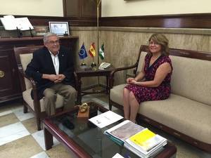 La eliminación de pasos a nivel, eje de la visita de la nueva alcaldesa de Gádor a Subdelegación