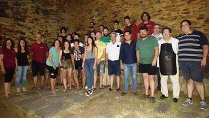 Jóvenes de diferentes comunidades autónomas colaboran en Fiñana en tareas de conservación de los refugios de Ubeire y La Dehesa