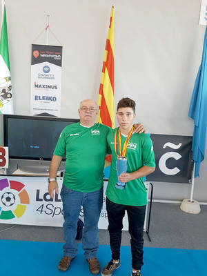 Aarón Cortés Bisbal suma tres metales en el Nacional Sub-17 de Halterofilia y pone rumbo al Europeo