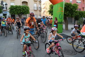 Los niños de Gádor disfrutan de una tarde de ruta en bicicleta por el municipio