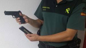 Detenido tras hacer un disparo al aire y encañonar al cliente de un bar en Sorbas